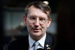 Troels Lund Poulsen havde mandag i Nuuk blandt andet selskab af den tyske viceforsvarsminister,  Nils Schmid, der havde taget et tysk flådefartøj med.  Arkivfoto:  Jens Dresling
