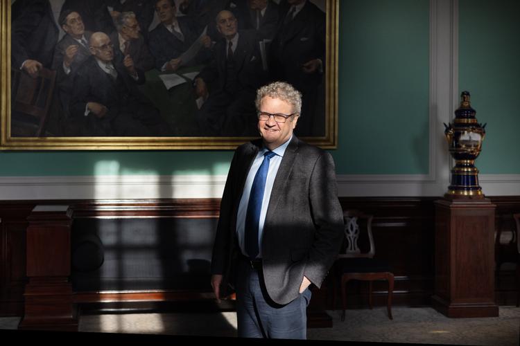 Ifølge Preben Bang Henriksen (V) har Venstre i mere end 12 år kæmpet for at kunne sløjfe Poul Schmith/Kammeradvokatens de facto monopol på statens advokatopgaver. Venstre mener, at aftalen bør opsiges inden udgangen af 2025. Arkivfoto: Gregers Tycho