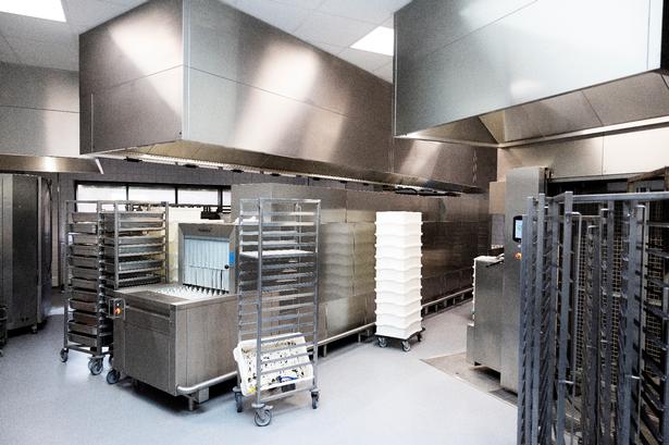  Opvaskemaskinen er så lang, at man har placeret den diagonalt i sit rum.   Foto: Thomas Borberg