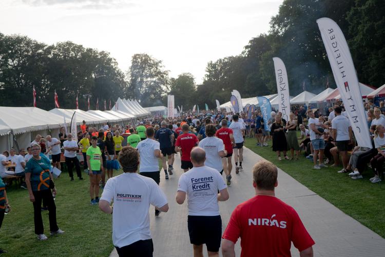 Motionsløbet DHL i Fælledparken i København bliver beskrevet som en firmafest i løbesko. Men i år fik den også et lidt andet skær over sig.    Arkivfoto:  Andreas Merrald