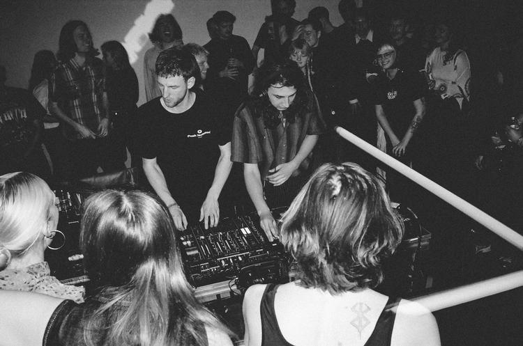 Små online radiostationer bliver mere og mere in i København. Oplev en af dem på Nørrebro denne uge. Pr-foto: Pana Radio / Marcus Møldrup