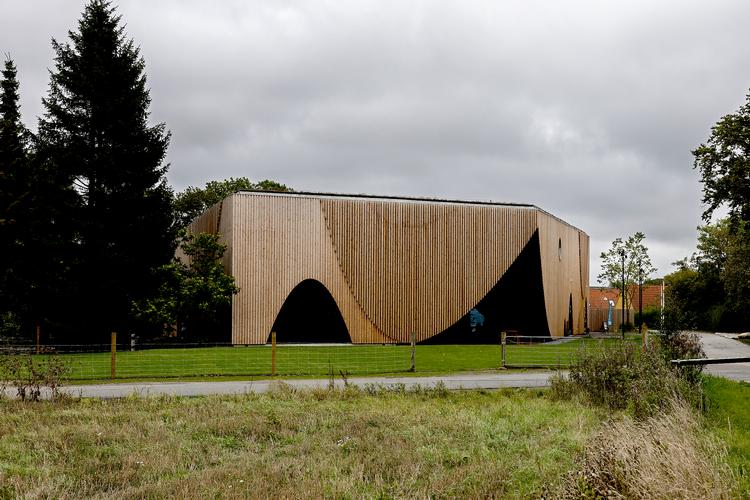 Ishøj Teaters nye bygning er selv et helt teaterstykke Foto: Finn Frandsen