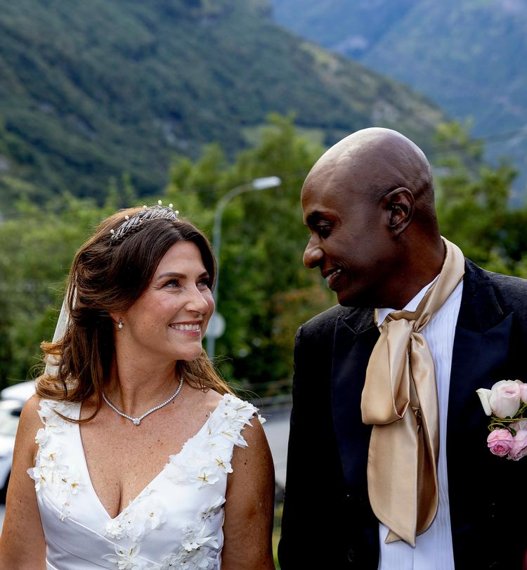 Durek Verrett sammen med den norske prinsesse Märtha Louise. Foto: Albert Nieboer/Ritzau Scanpix