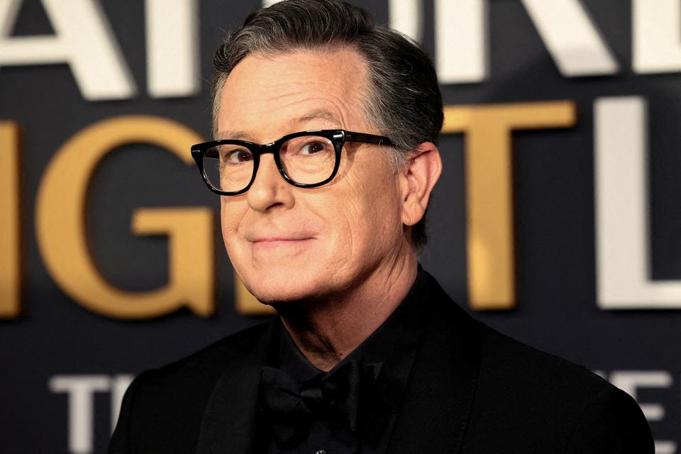 CBS og moderselskabet Paramount har mødt kritik for deres aflysning af Stephen Colberts show. Kritikere mener, at beslutningen var politisk motiveret – trods CBS’ forsikring om, at den alene skyldes økonomi. Foto: Caitlin Ochs/Ritzau Scanpix
