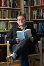 Forfatteren Lars Olsen langede for nylig ud efter det, han kalder 'kommentariatet' i København, i en klumme i Altinget. Foto: Lars Krabbe