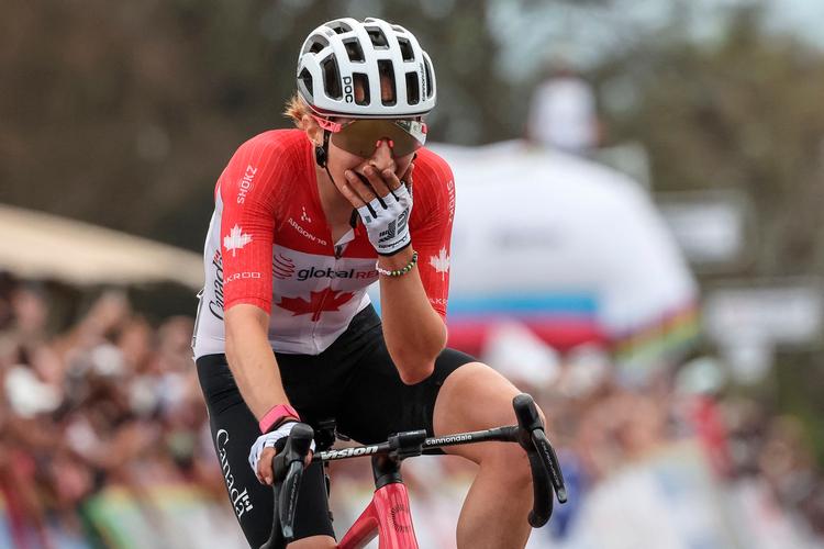 VM-sejren var blot Magdeleine Vallieres' anden i den professionelle karriere. Den 24-årige canadier vandt for halvandet år siden et mindre løb i Spanien. 
 Foto: Anne-christine Poujoulat/Ritzau Scanpix