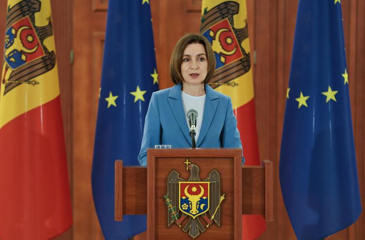 Maia Sandu, der er præsident i Moldova, kan på baggrund af søndagens valgresultat fortsætte sin etpartiregering med sit parti PAS. I alt fik partiet 50,20 procent af stemmerne. Foto: Vladislav Culiomza/Ritzau Scanpix