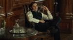 Louis Partridge, engelsk eksmodel, forventede man måske ikke andet af end et smukt udseende i rollen som Edward Guinness, men han er fintfølende som få.  Foto: Netflix
