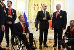 Ved de Paralympiske Lege i Paris i 2024 deltog flere russere som Individuelle, neutrale atleter. Efter legende blev de inviteret til en ceremoni i Kreml med deltagelse fra Ruslands præsident, Vladimir Putin.  Foto: Alexander Kazakov/Ritzau Scanpix
