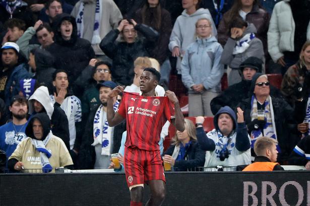 FCM-angriberen Dju Franculino jubler efter sin scoring, der bragte udeholdet i front. Foto: Jens Dresling