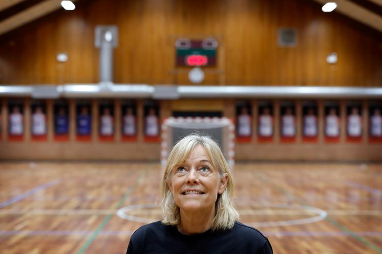 Hallen skulle være taget ud af brug for mange år siden. Nu er stjerner ...