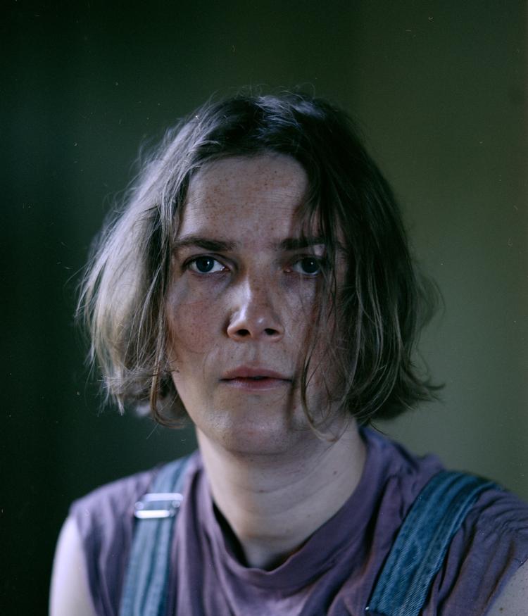 Gry Stokkendahl Dalgas' bog ’At performe transkønnet vrede’ fra 2022 fik 6 hjerter i Politiken. Nu er Stokkendahl Dalgas aktuel med romanen 'Calluna' Foto: Andreas Bøcher