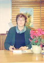 Grethe Frandsen var bibliotekar i Vridsted i 20 år. Her er hun fotograferet i en filial i nabolandsbyen Kjeldbjerg i 1999. Foto: Heide
