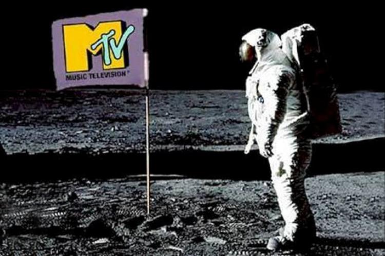 Var det ligefrem større end månelandingen? Sådan her blev kanalen i hvert fald lanceret i 1981. I 2010 fjernede MTV officielt undertitlen 'Music Television' fra sit logo. Foto: Mtv