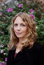 Lise Villadsen fastholder spændingen helt til romanens sidste sider i 'Huse med børn'. Pr-foto: Lea Meilandt