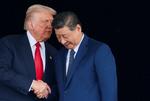 På kinesiske sociale medier, som i parentes bemærket er underlagt stram censur, er der stor glæde dagen efter topmødet mellem Xi Jinping og Donald Trump. Kina stod fast og fik USA til at bøje af, siger kinesisk analytiker. Foto: Evelyn Hockstein/Ritzau Scanpix