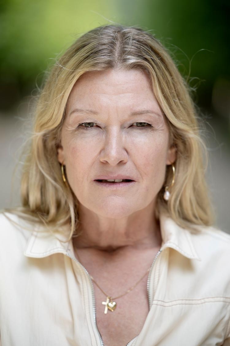 Anne-Grethe Bjarup Riis har både arbejdet som forfatter, radiovært, billedkunstner og instruktør. Men hun ser først og fremmest sig selv som skuespiller.  Foto: Thomas Borberg