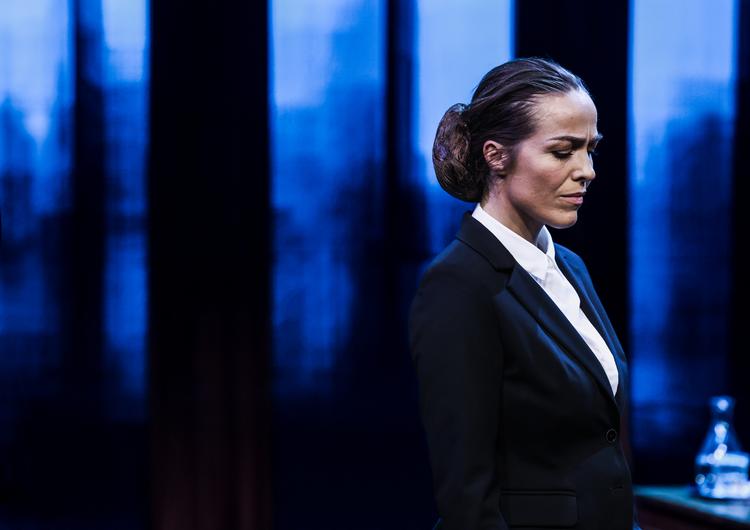 Maria Lucia Heiberg Rosenberg åbenbarer endnu en gang sit enorme talent som både skuespiller og sanger.  Pr-foto: Evan Hemmingsen