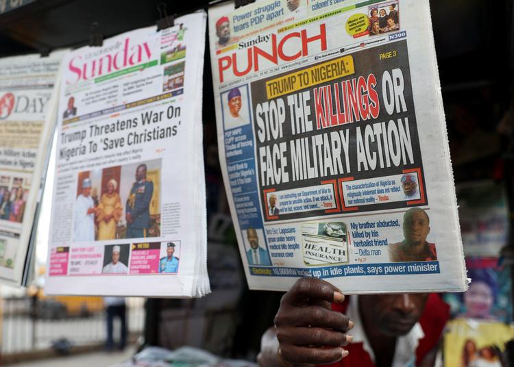 Trumps trussel var forsidestof i de nigerianske aviser søndag. Foto: Sodiq Adelakun/Ritzau Scanpix