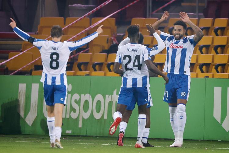 OBs Jay-Roy Grot var kampens store spiller med et hattrick og en assist.  Foto: Jens Dresling