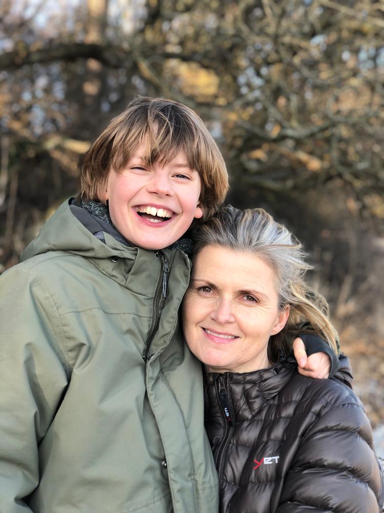 Familien var i skoven – fire dage før hendes operation. Sygdommen var vendt tilbage, men Andrew vidste ingenting. Marts 2020. Foto: Privatfoto