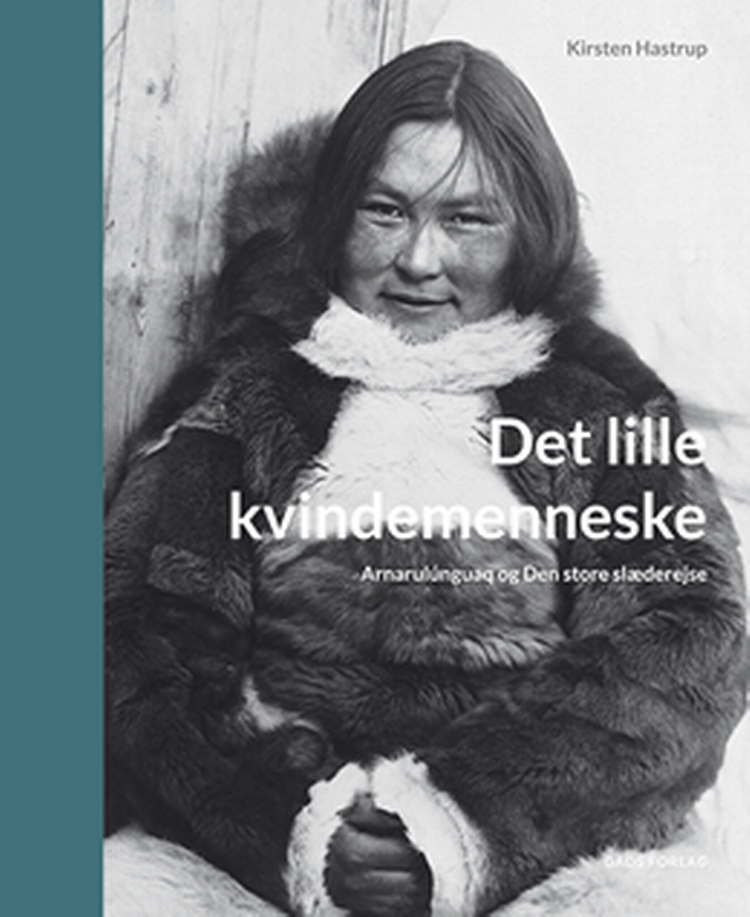 Læg mærke til kvinden på fotoet. Endelig får vi en dansk bog om Knud ...
