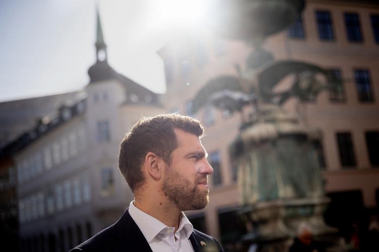 Byminister Morten Dahlin (V) kan ikke mindes, at Venstre i hans tid som aktiv politiker har haft realistiske ambitioner om at vippe Socialdemokratiet af pinden på overborgmesterposten i København.    Foto: Mads Nissen