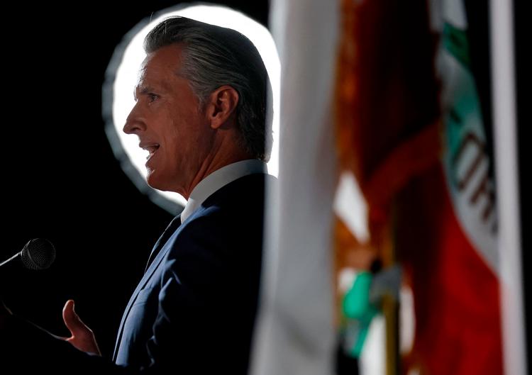 »Demokrater kan ikke bare sidde og være hellige og se på, at det her demokrati bliver komplet degraderet«, sagde Californiens guvernør, Gavin Newsom, da valgdistrikterne blev tegnet om i Texas. Foto: Justin Sullivan/Ritzau Scanpix
