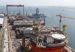 Hyundais skibsværfter i Ulsan er nogle af verdens største, og nu skal sydkoreanerne også bygge krigsskibe og ubåde sammen med USA. I Danmark overvejer regeringen mulighederne. Foto: Lee Jae-won/Ritzau Scanpix