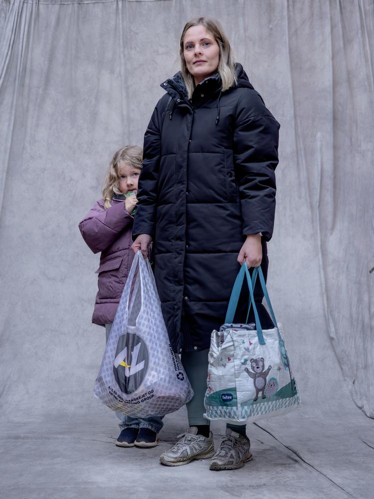 Malene Lykke Christensen, 36 år, og Margit, 6 år, Hjørring.  Foto: Mads Nissen