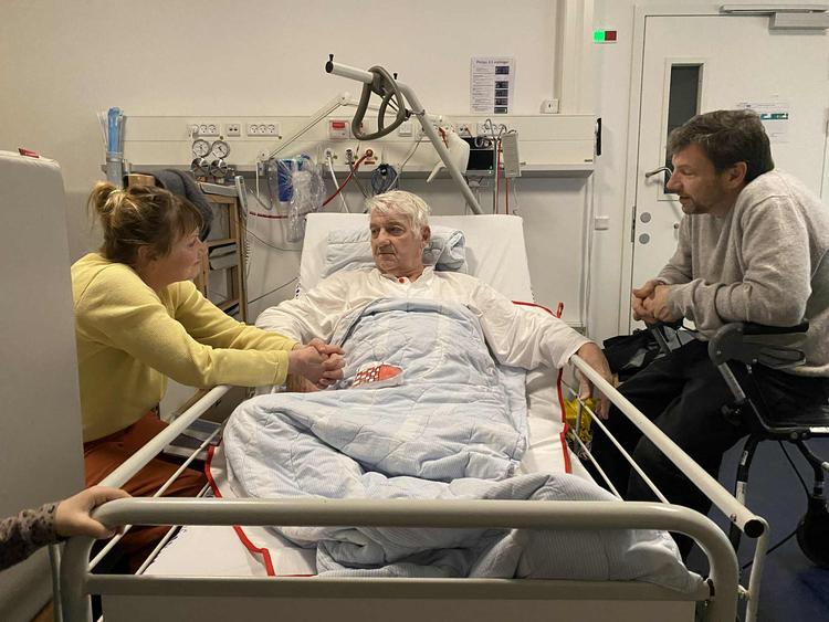 Familien stod bag Carsten hele vejen gennem forløbet. Her er det to af hans tre børn; René og Trine. Foto: Privatfoto