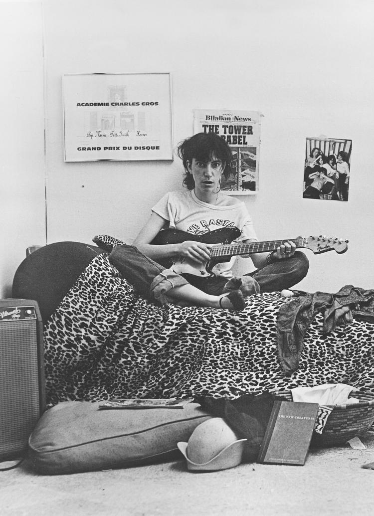Biografien 'Engles brød' er et fascinerende og overraskende indblik i Patti Smiths liv. Også den del af det, der foregik bag scenen. Her ses hun i 1976.  Foto: Frank Stefanko ©Frank Stefanko 