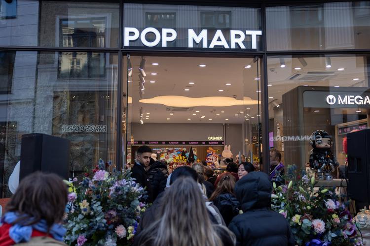 Butikken Pop Mart, som sælger modefænomenet Labubu, har åbnet en butik på Strøget i København.    Foto: Vikki Søholm