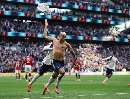 Richarlison lignede en matchvinder og jublede i hvert fald som en efter sin scoring til 2-1.  Foto: Toby Melville/Ritzau Scanpix