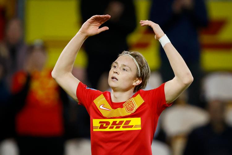 Den norske landsholdsspiller Andreas Schjelderup har spillet for FCN i to omgange. Han fortæller, at han delte en video med to unge drenge, da han spillede i Danmark. Foto: Jens Dresling