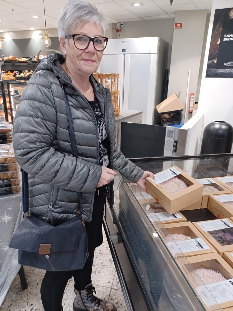 I dag forstår Lis Mølvig Henriksen ikke, hvorfor det var så svært for hende at gøre det lettere at traktere gæster, f.eks. ved at købe en kage til kaffen. Privatfoto. 