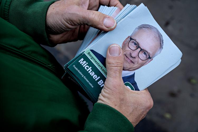 De Konservative - Michael Brautsch er manden, der skal genvinde Frederiksberg - efter De Konservative mistede magten ved forrige kommune valg - efter at have haft magten i 112 år.Michael Brautsch blev medlem af Konservative i 2021 og tog for to år siden orlov fra sit job som præst for at hellige sig opgaven som spidskandidat for K på Frederiksberg.    Foto: Martin Lehmann