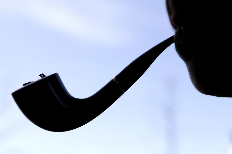 I denne uges brevkasse kommer Bente Klarlund vidt omkring i sine svar til læserne - fra piberygning og knap så geniale børnebørn, til bivirkninger ved vitaminpiller. Foto: Jacob Ehrbahn/POLCREATIVE