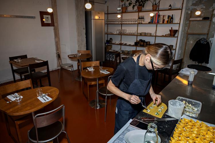 Next Door er den populære Propagandas nye, halvhemmelige spisestue, hvor køkkenchefen Youra Kim tryller den ene helt særlige koreanske ret efter den anden frem. Foto: Martin Lehmann