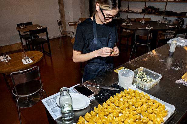 Next Door er den populære Propagandas nye, halvhemmelige spisestue, hvor køkkenchefen Youra Kim tryller den ene helt særlige koreanske ret efter den anden frem. Foto: Martin Lehmann