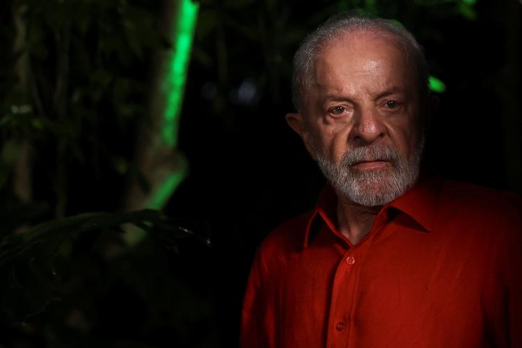 Brasiliens præsident, Lula da Silva, gjorde en dyd ud af at være omgivet af regnskov, da han præsenterede sin nye fond. Foto: Adriano Machado/Ritzau Scanpix
