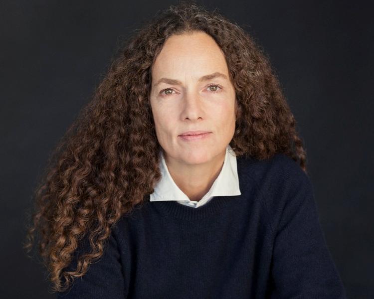 I øjeblikket er Annette K. Olesen filmkonsulent, men hun er også kendt som en formeksperimenterende instruktør, der gerne laver film om dybe temaer.  Foto: Helga C. Theilgaard