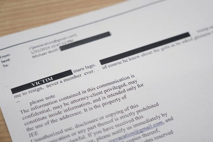 Nyligt offentliggjorte e-mails fra Jeffrey Epstein har igen stjålet overskrifterne i USA og sat præsident Donald Trump under pres, fordi det antydes, at han vidste besked om Epsteins misbrug af mindreårige piger. Foto: House Oversight Committee Democr/Ritzau Scanpix