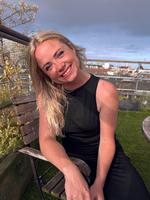 Caroline Castell vil gerne slå et slag for Brønshøj, dopamin-musik og podcasten 'Akavet Emma'. Foto: Privatfoto