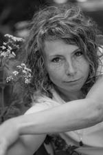 Sara Roepstoff (f. 1984) er uddannet cand.mag. i filosofi. For 10 år siden udgav hun sin debutroman, 'Min far er en tiger', der blev nomineret til Bogforums debutantpris. Foto: Simone Astrid Schødts