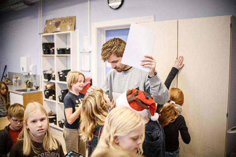 The teaching duo Kenneth Knudsen and Line Nielsen have taken home a top honor in Politiken’s Teaching Award. Day in, day out, they’re deeply appreciated by students and parents alike at Sorø Borgerskole. Foto: Janus Engel/Janus Engel