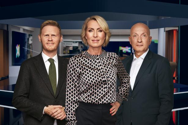 Hans Redder og Ask Rostrup tryllede med det interaktive danmarkskort i TV 2-studiet hos Cecilie Beck.   Foto: TV 2