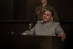 Russell Crowe giver rollen som Hermann Göring en charmerende myndighed. Det er næsten helt uhyggeligt, hvor magnetisk han er som krigsforbryder. Foto: Scott Garfield