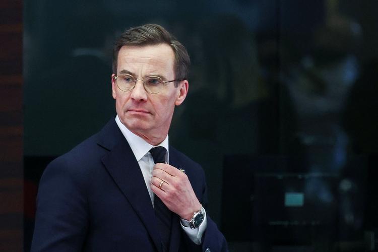 Den svenske statsminister, Ulf Kristersson, ligger dårligt i meningsmålingerne, og nu trues hans regering også af splid internt mellem de borgerlige partier. Foto: Yves Herman/Ritzau Scanpix