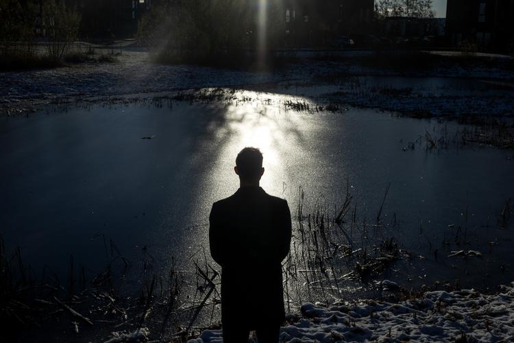 Andreas blev i 2021 nøgenvisiteret af politiet efter en banal anholdelse. I år har Højesteret sagt, at det var en krænkelse af artikel 3 i Menneskerettighedskonventionen. Foto: Mads Nissen